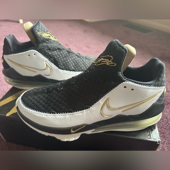 LeBron 17 Low 'Metallic Gold'; men’s size 9 - Picture 6 of 15